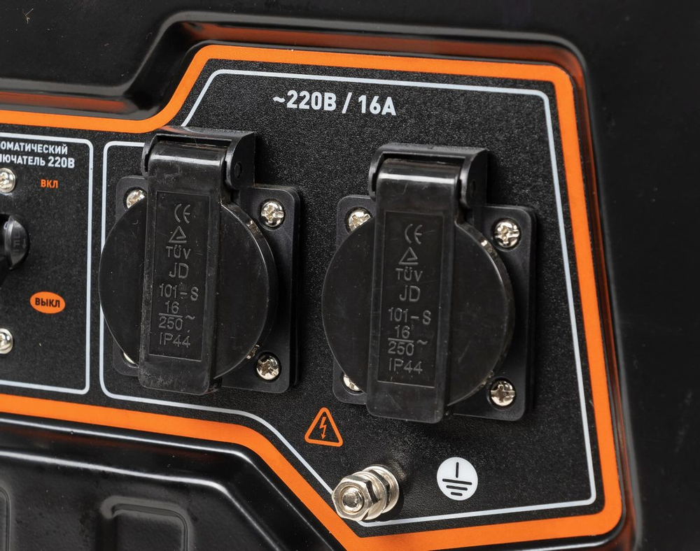 Генератор Carver PPG- 3600А бензин