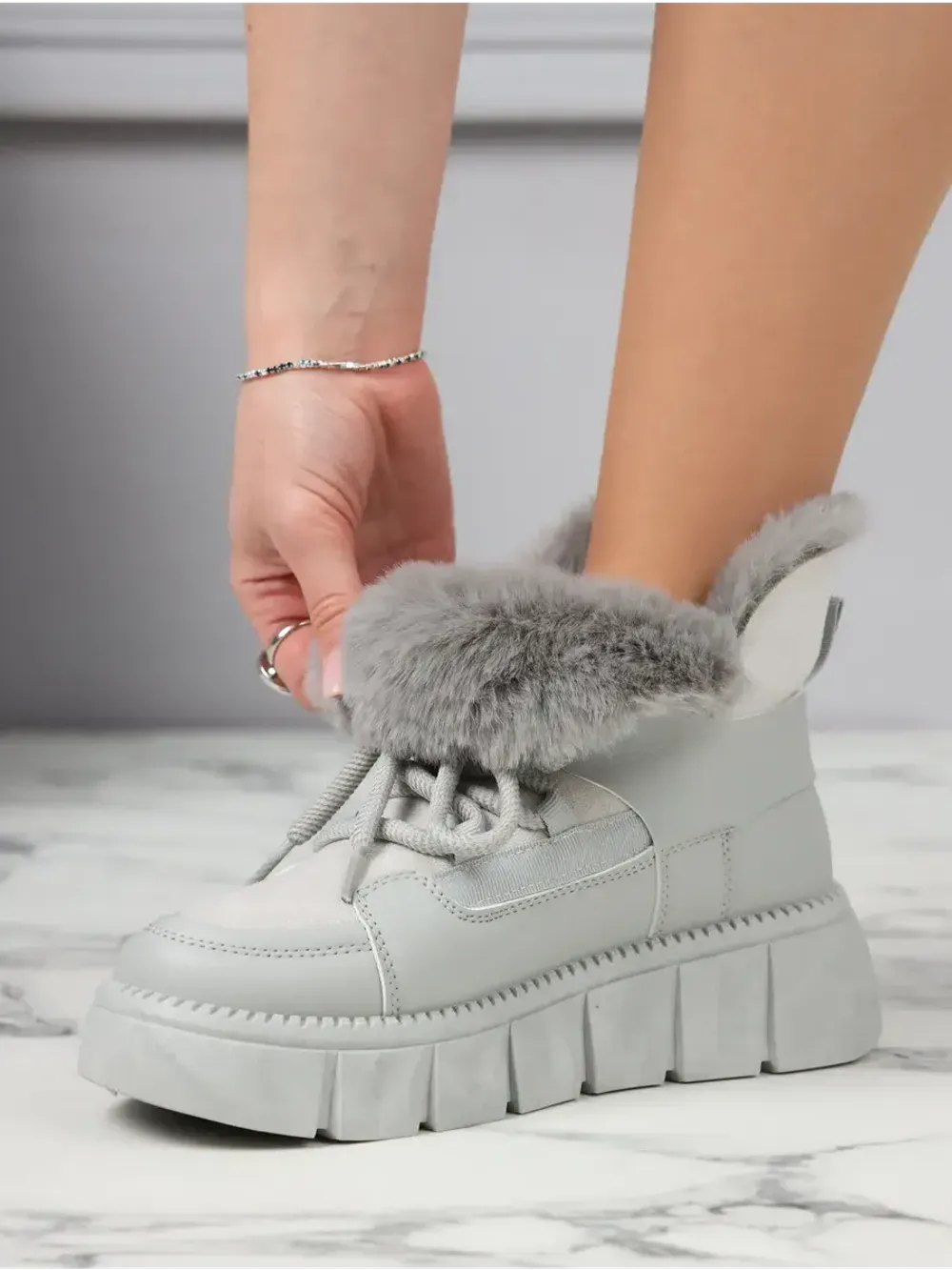 Зимние ботинки на платформе