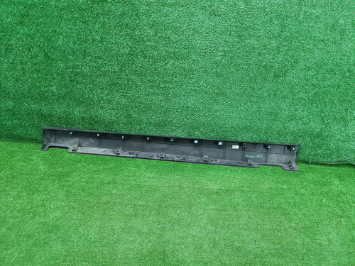 Накладка порога правая Kia Seltos (2019-н.в.)