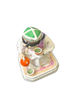 Фарфоровая статуэтка "Маленькая хозяйка" ДФЗ