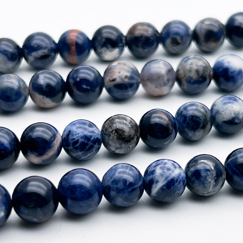 Содалит бусины, диаметр около 8,1-8,3 мм, цена за 12 шт (1/4 нити)