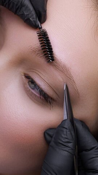 Коррекция бровей