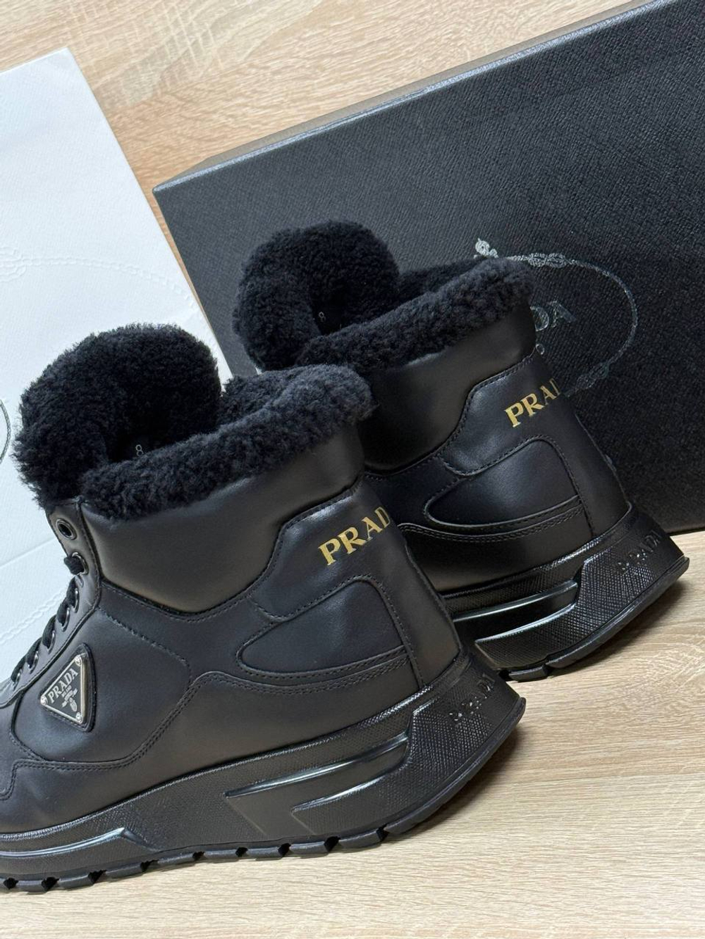 Кроссовки Prada