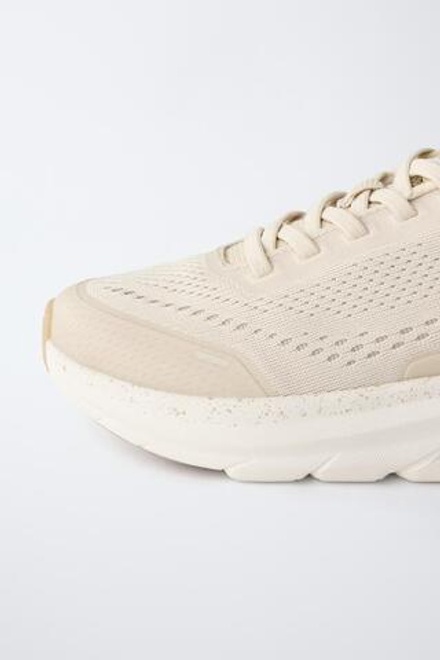 ZARA КРОССОВКИ С ДЕТАЛЯМИ НА ПОДОШВЕ, ЭКРЮ