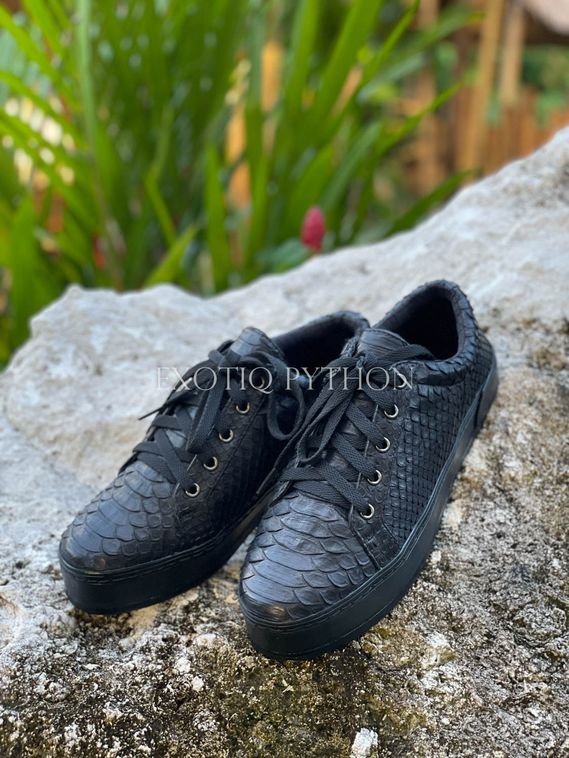 Zara embossed sneakers 2025