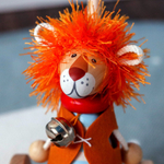 Каталка на палочке "Лев Бонифаций", Вальда