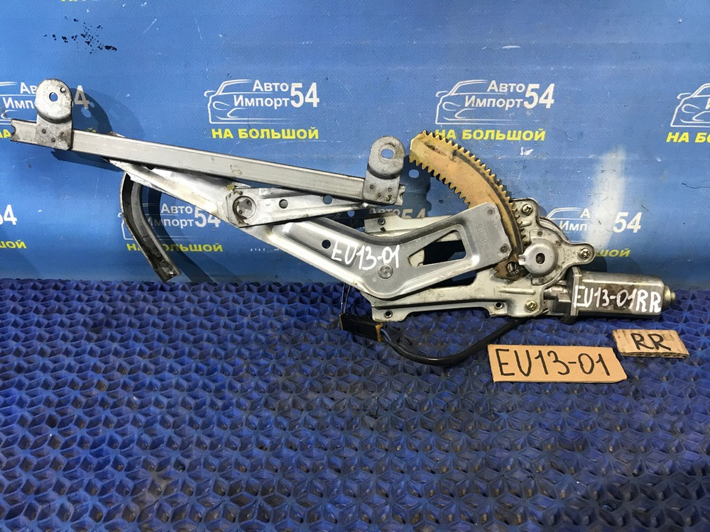 Стеклоподъемник задний правый NISSAN BLUEBIRD 1993