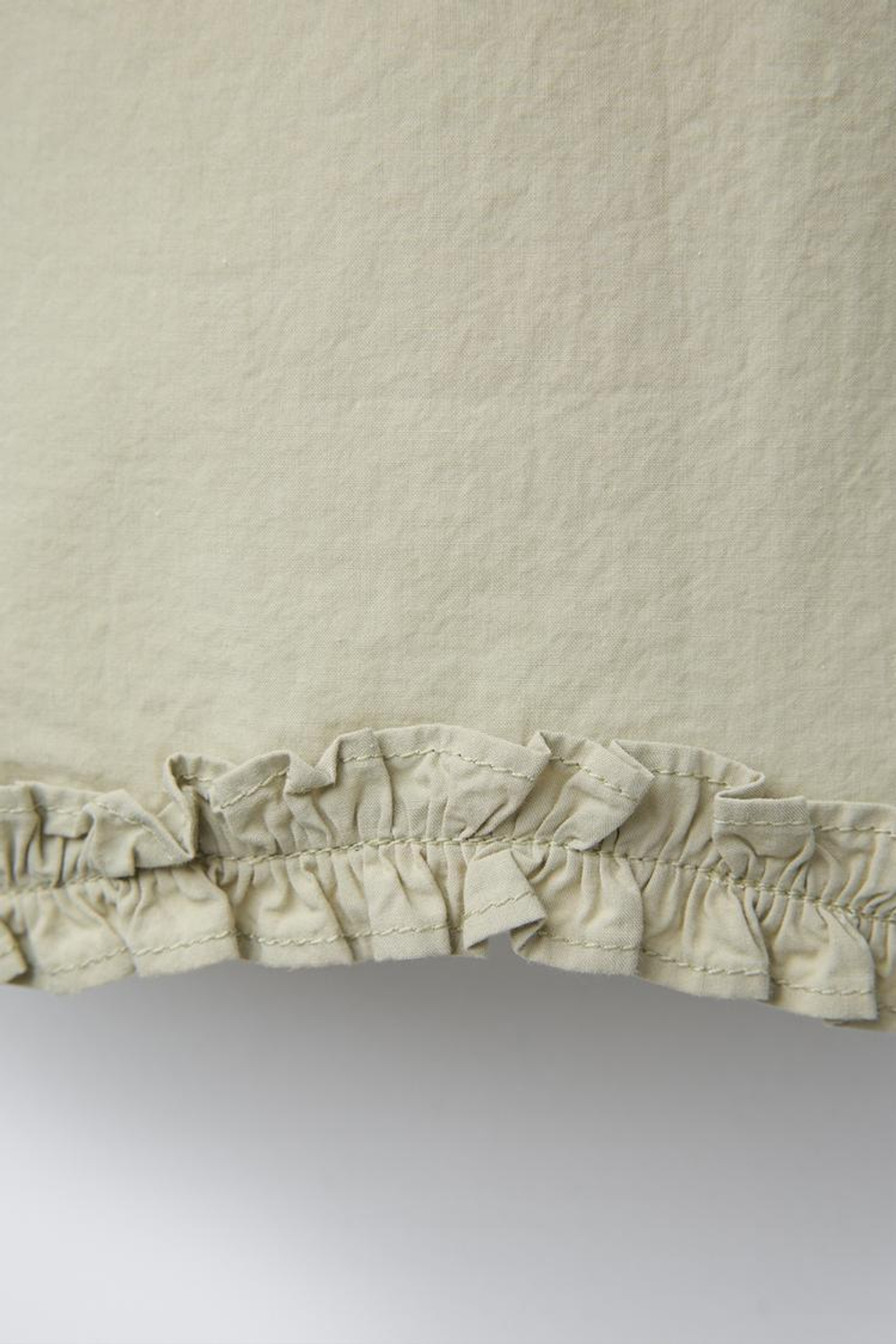 ZARA ТОП ИЗ ПОПЛИНА С ОБОРКАМИ, ХАКИ