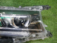 Фара правая Toyota Land Cruiser Prado 150 (2017-н.в.) LED (В пленке)
