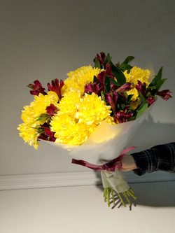 Букет из хризантем и альстромерии (С0033)
