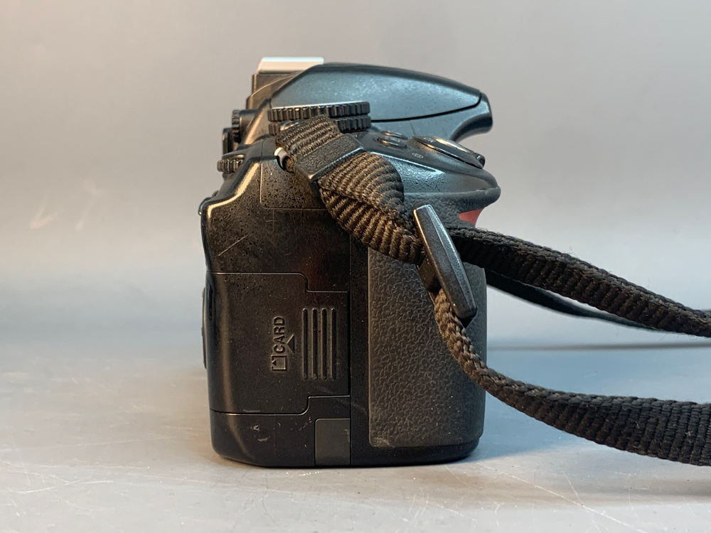 Nikon D3100 Kit 18-55mm 59340 Кадров