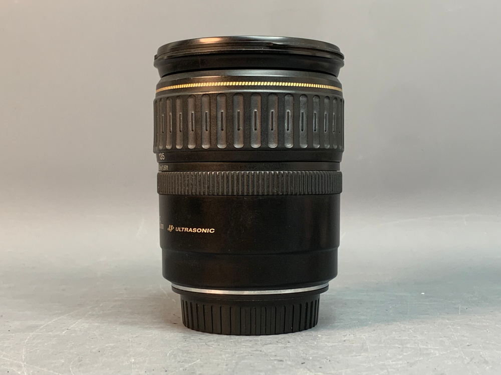 Canon EF 28-135mm 3.5-5.6 IS