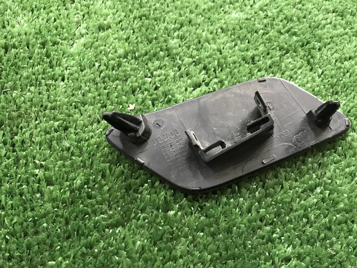 Крышка форсунки левая Audi Q7 2 (2015-2019)