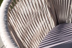 "Марсель" стул плетеный из роупа, каркас алюминий белый муар, роуп бежевый круглый, ткань бежевая 03