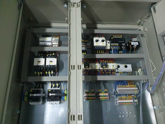 Шкаф управлeния Grundfоs Сontrоl DС-S 2X30-36,9A SD-АВР-I 1