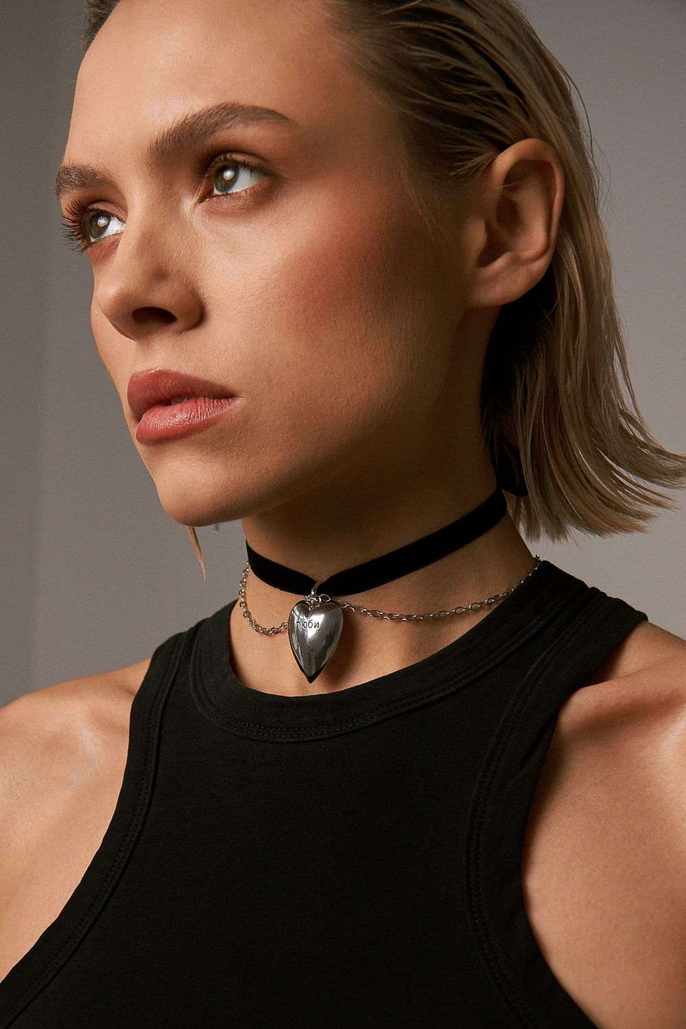 Колье-сердце Любимая на цепочке с лентой