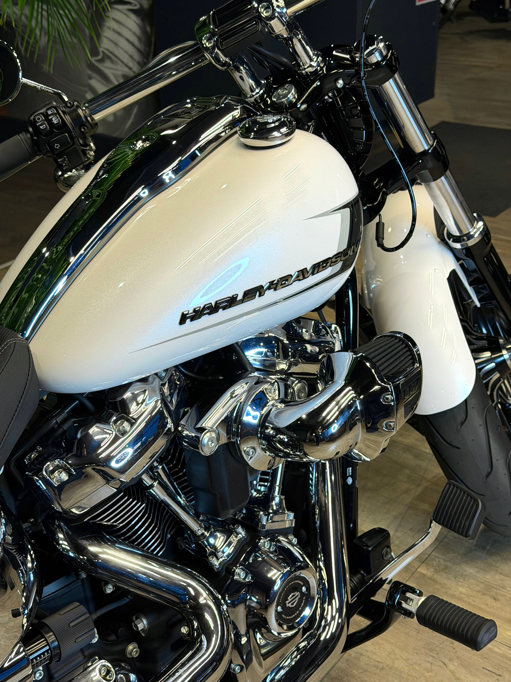 Harley-Davidson BREAKOUT 117 (Billiard Gray ) 2024 с НДС