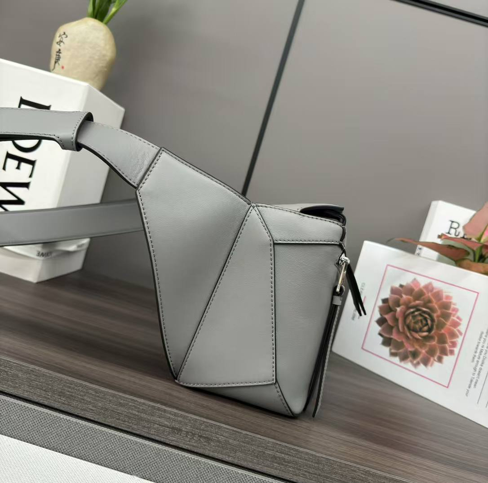 Поясная сумка Loewe