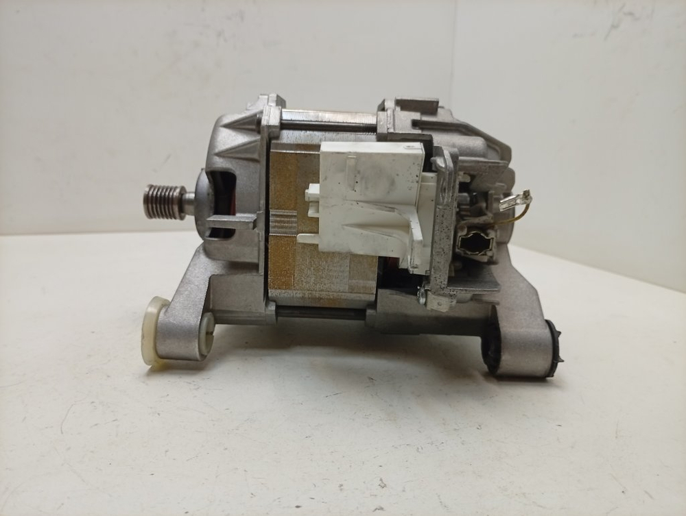 WLK24263OE/02 кт75 Двигатель для стиральной машины Bosch 9000831384 б/у
