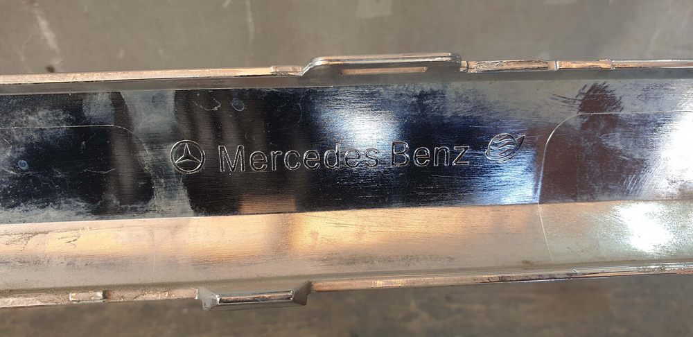 Молдинг переднего бампера Mercedes GLC (X253) 15-19 Б/У Оригинал A2538851625