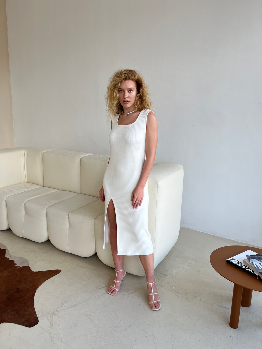 Платье лапша широкая миди молочное