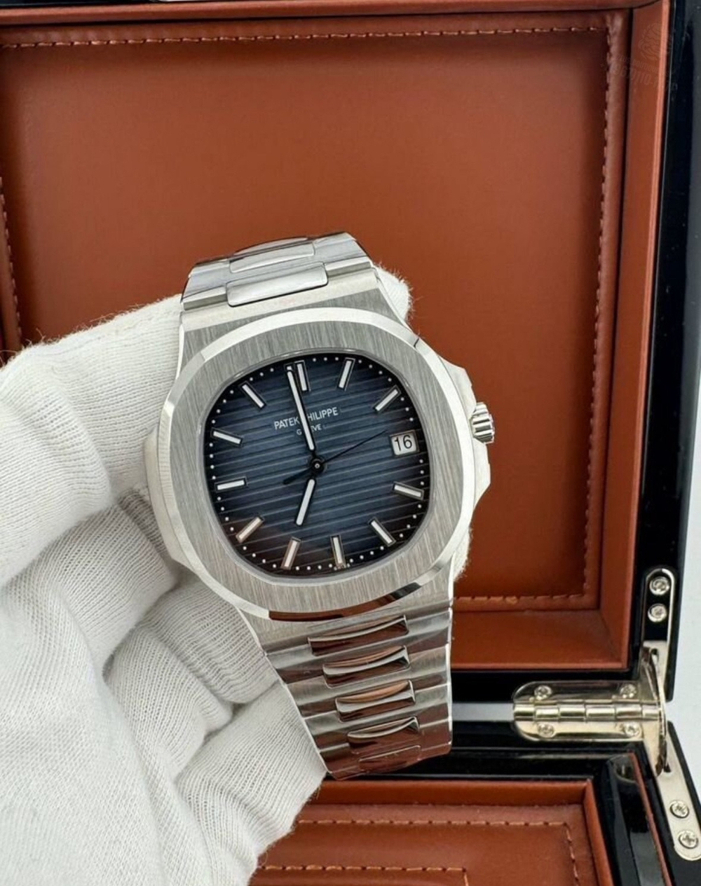 Часы Patek Philippe Nautilus