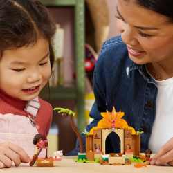 Конструктор LEGO Disney Princess 43282 Домик в деревне и лодка — фото 9