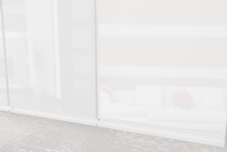 Кухонный гарнитур Антика базис 2400 мм (Белый глянец/Дуб браун, Аламбра темная)