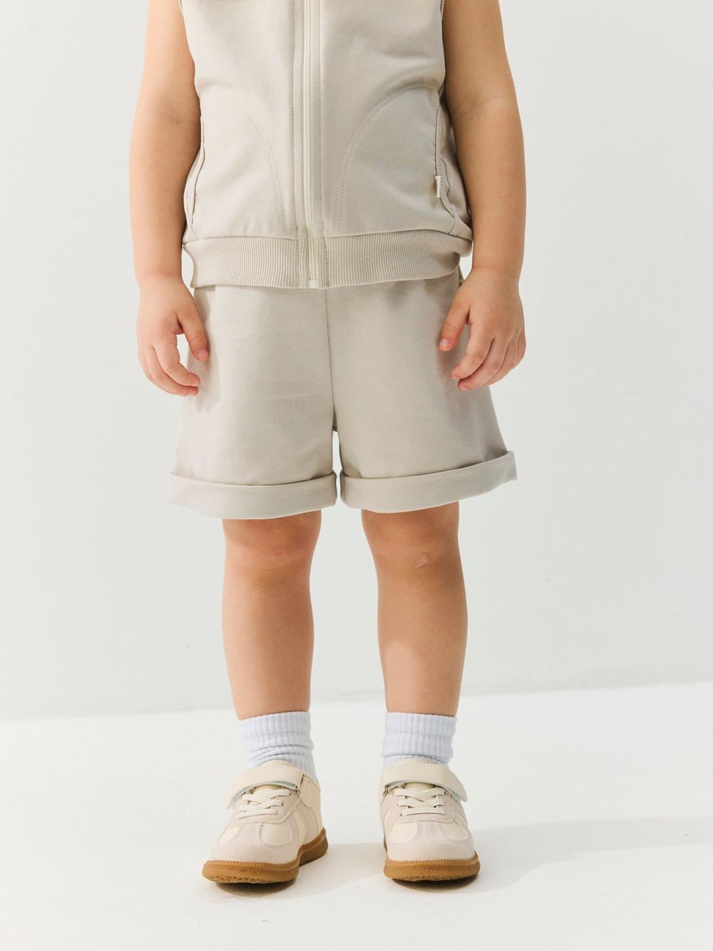 Шорты с отворотами из облегченного футера "Жемчуг" 0+