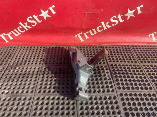 Кронштейн передней рессоры левый 2018 г.