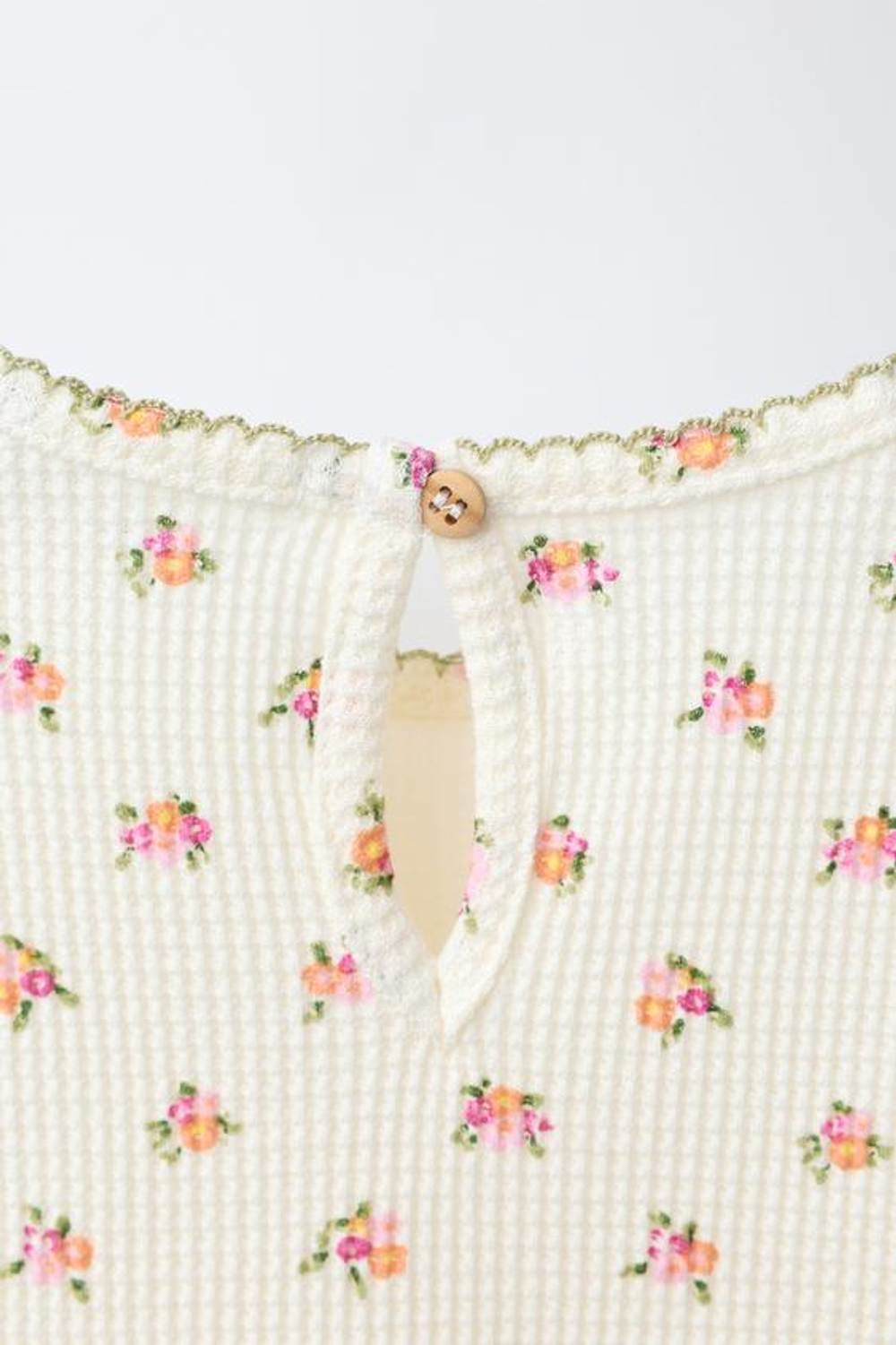 ZARA ФУТБОЛКА ВАФЕЛЬНЫЙ ЦВЕТОК, ЭКРЮ