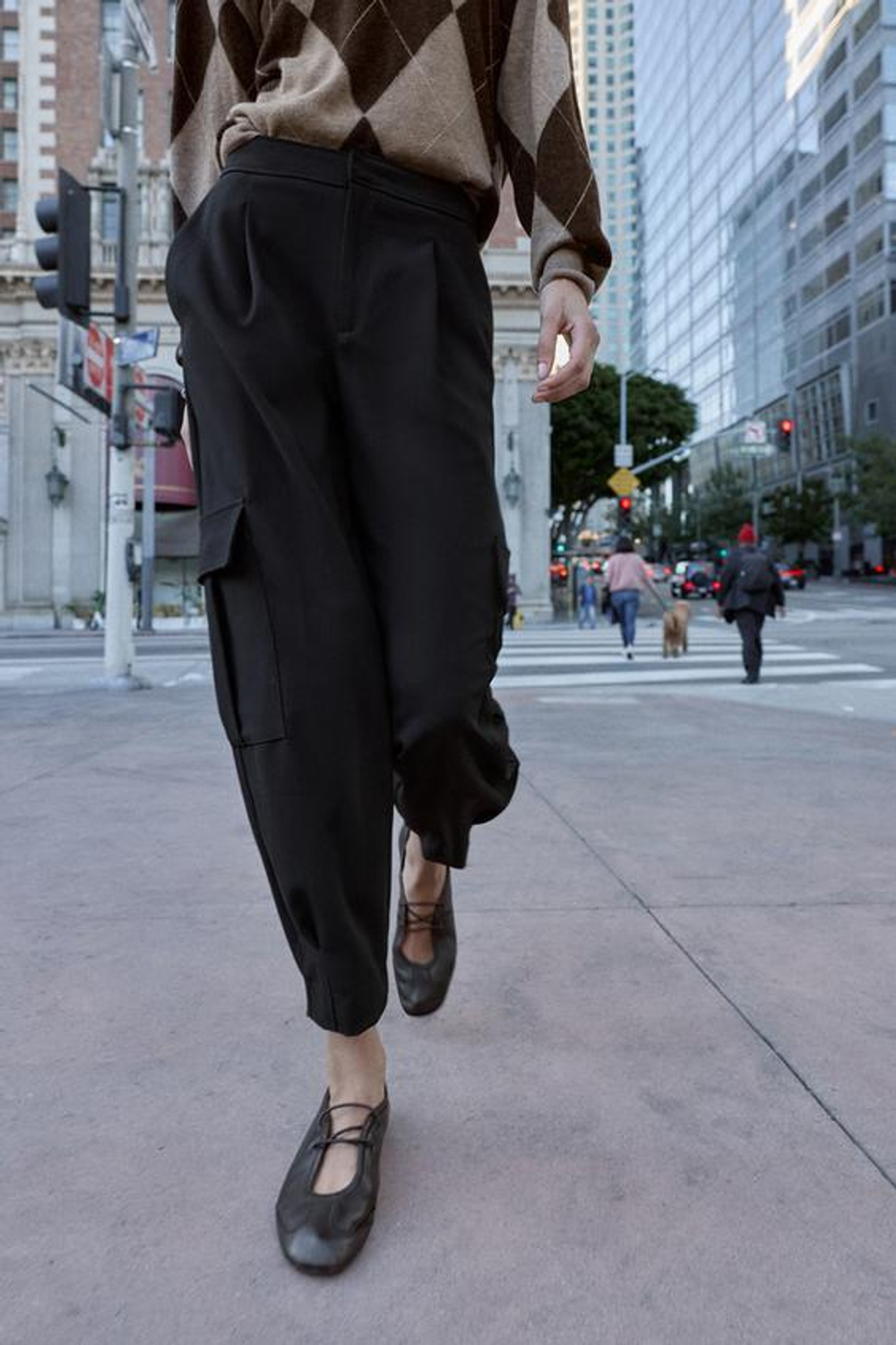 ZARA БРЮКИ CARROT FIT КАРГО, ЧЕРНЫЙ