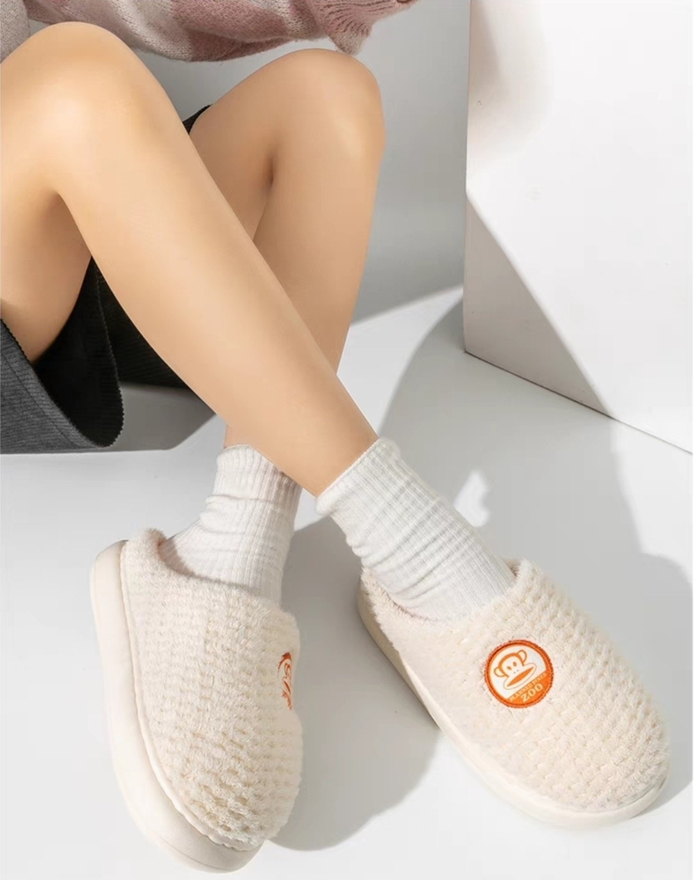 Домашние тапочки Paul Frank Plait (White)