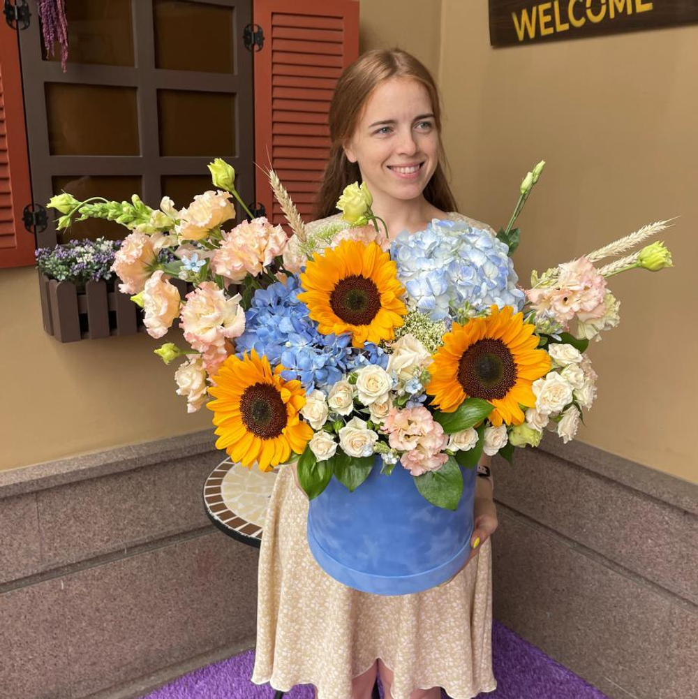 Букет из подсолнухов «Полевой роман»