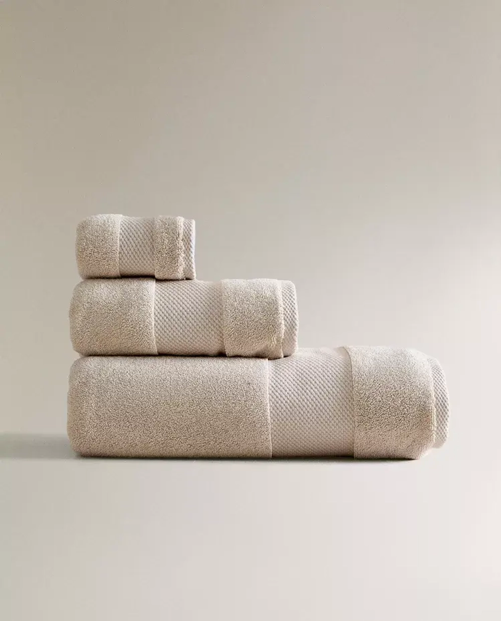 ZARA HOME МЯГКОЕ БАННОЕ ПОЛОТЕНЦЕ, ПЕСОЧНЫЙ