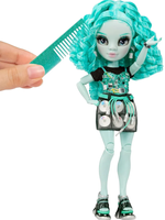 Кукла модельная Shadow High S3 Берри Скайз 592808EUC