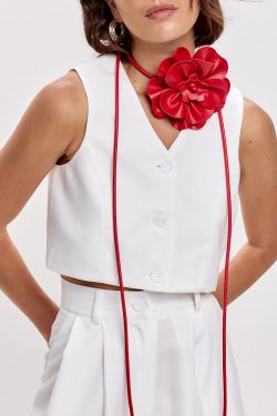 Укороченная жилетка свободного кроя белого цвета