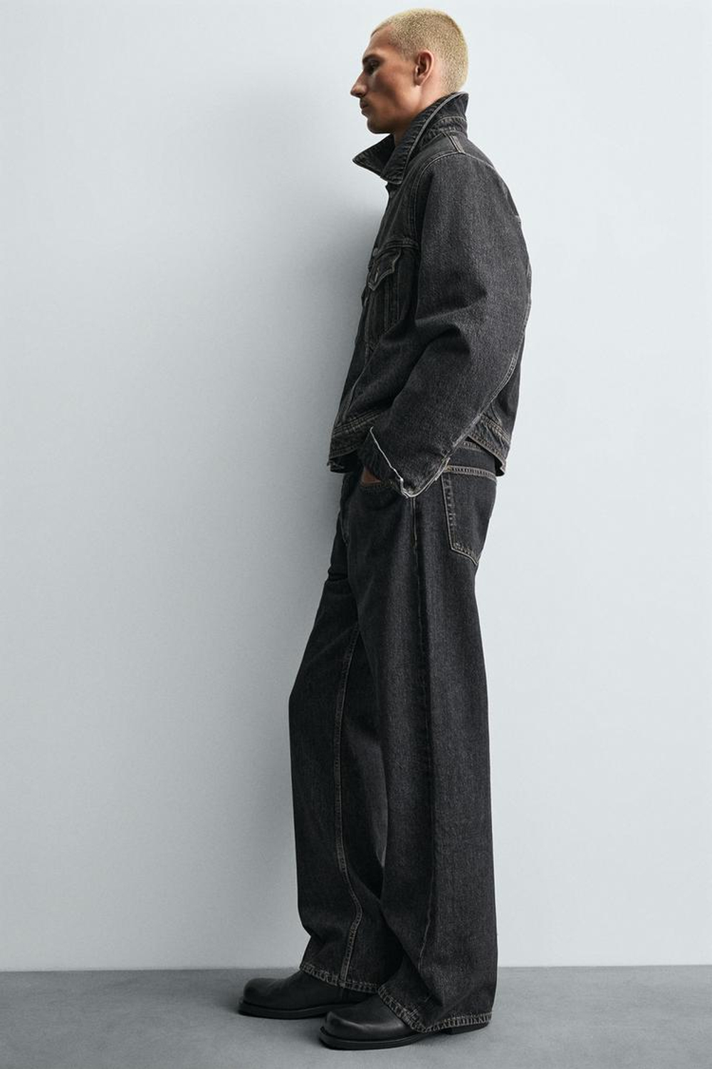 ZARA ДЖИНСОВАЯ КУРТКА С МЕХОВЫМ ВОРОТНИКОМ, УГОЛЬНЫЙ