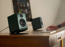 Полочная акустика Audioengine A2+BT Green