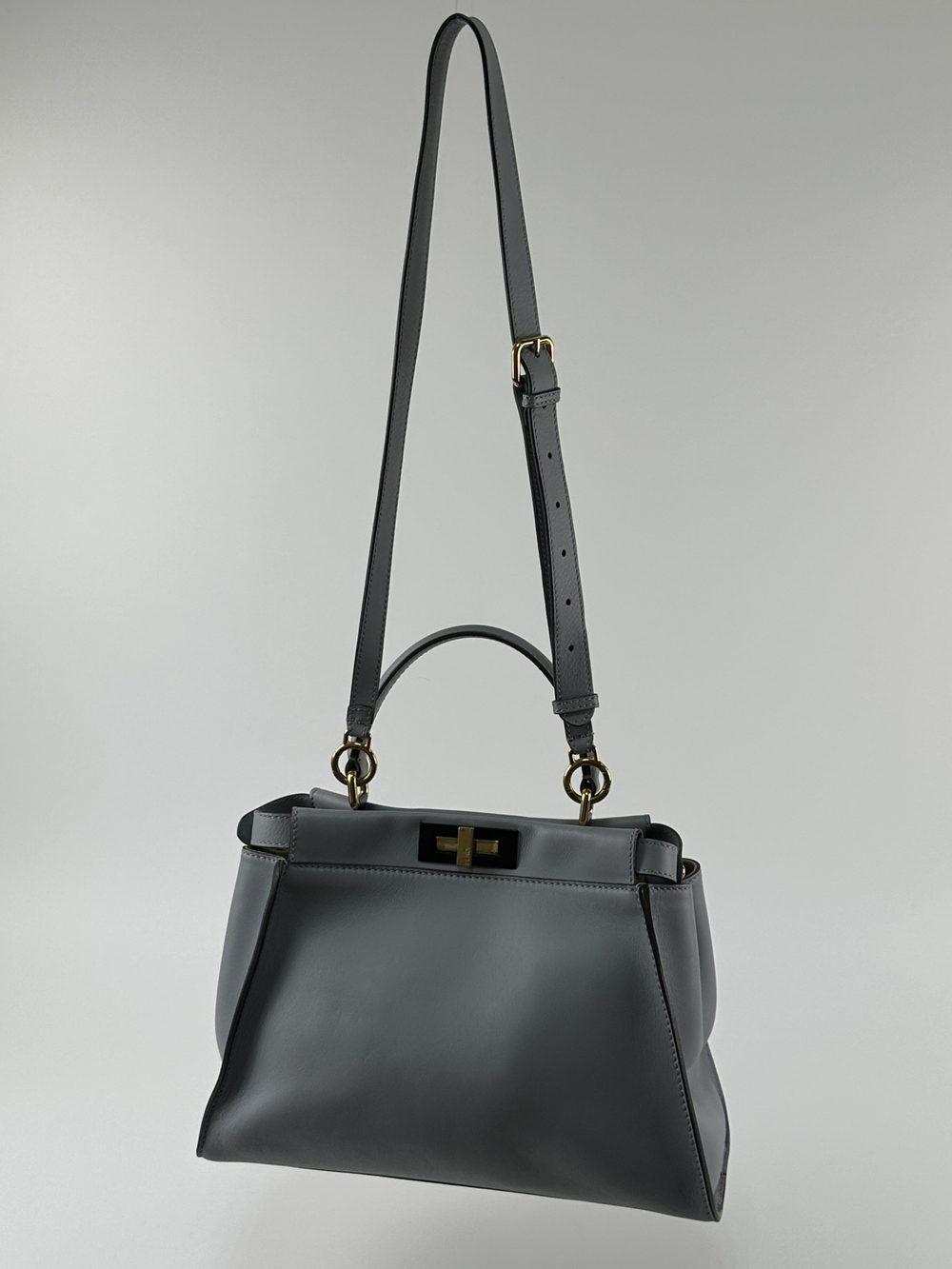 Сумка Fendi Peekaboo medium