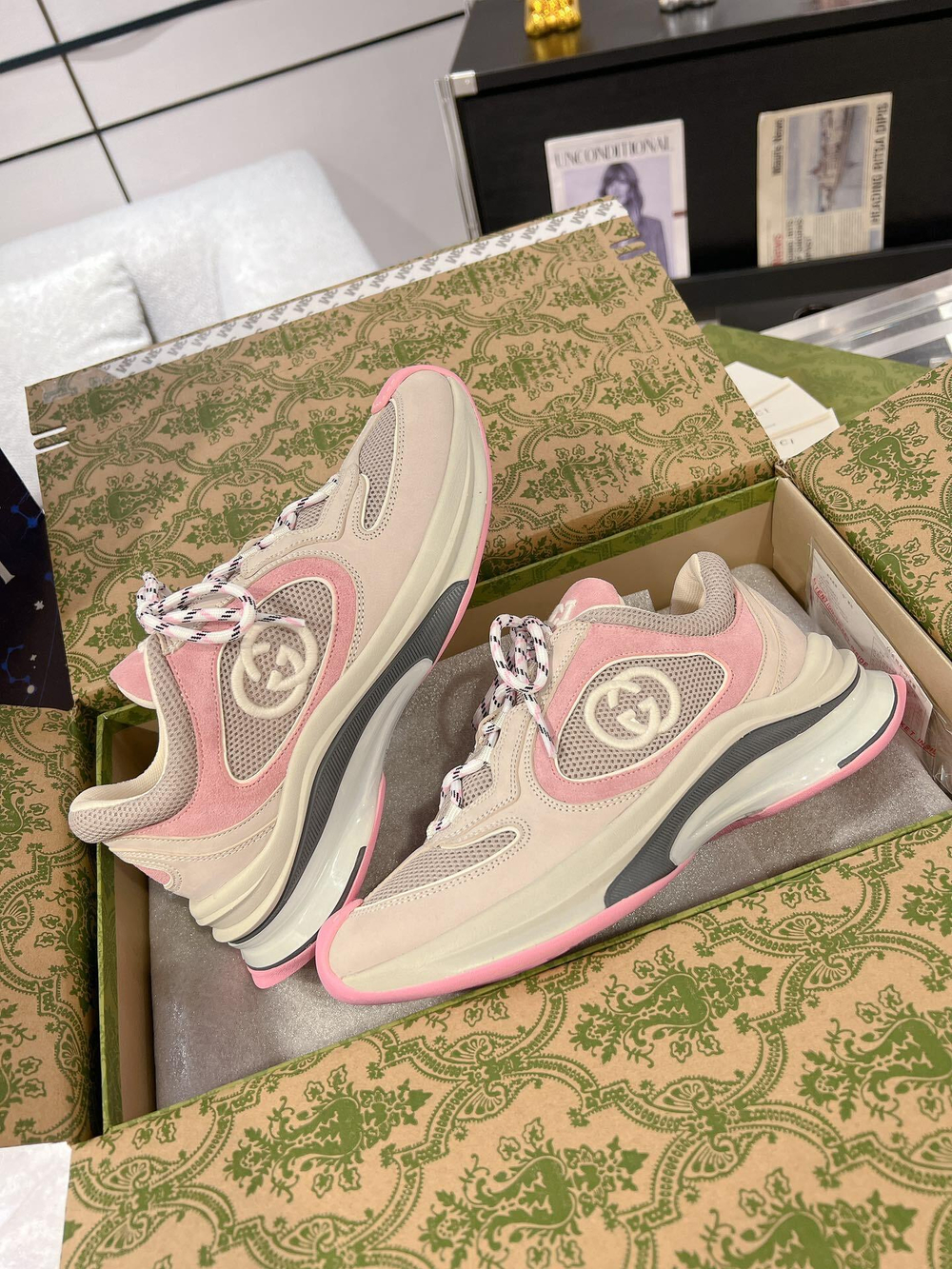 Gucci Run Sneaker (4 colors)