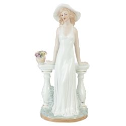 GAEM Фигурка декоративная "Девушка", L14 W8,5 H30 см