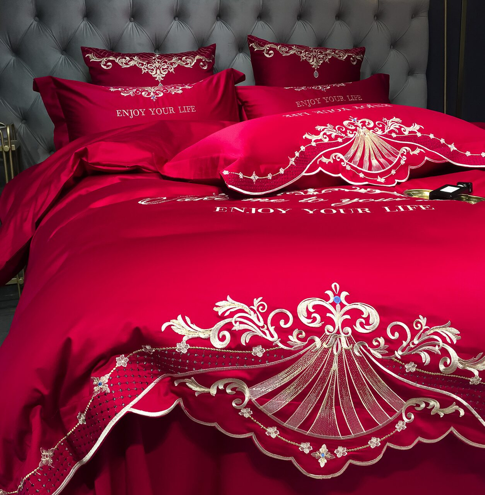 Постельное белье Сатин Гладкокрашеный Вышивка Делюкс на резинке DHCR002