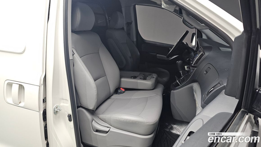 Hyundai The New Grand Starex Van 3-х местный (06.2020)