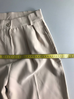 Брюки бежевого цвета, визуально на 42 размер, новые