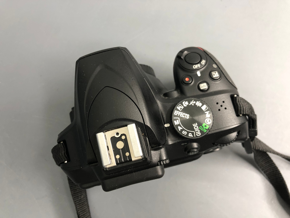 Nikon D3400 (11.800 кадров)