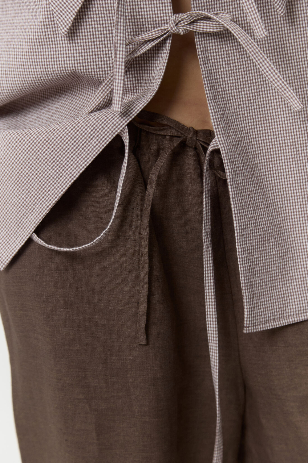 Брюки на резинке изо льна