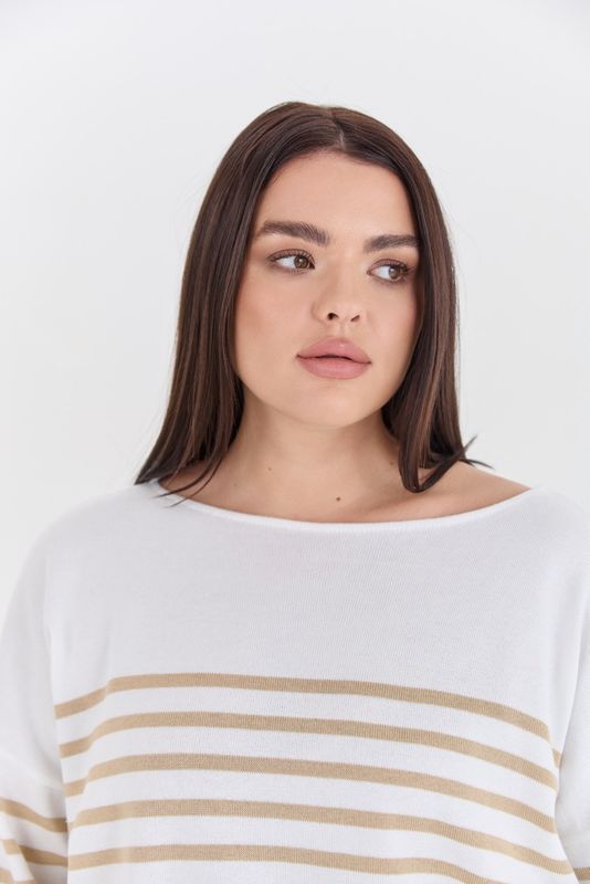 Тельняшка вязаная с вырезом лодочка, бежево-белый