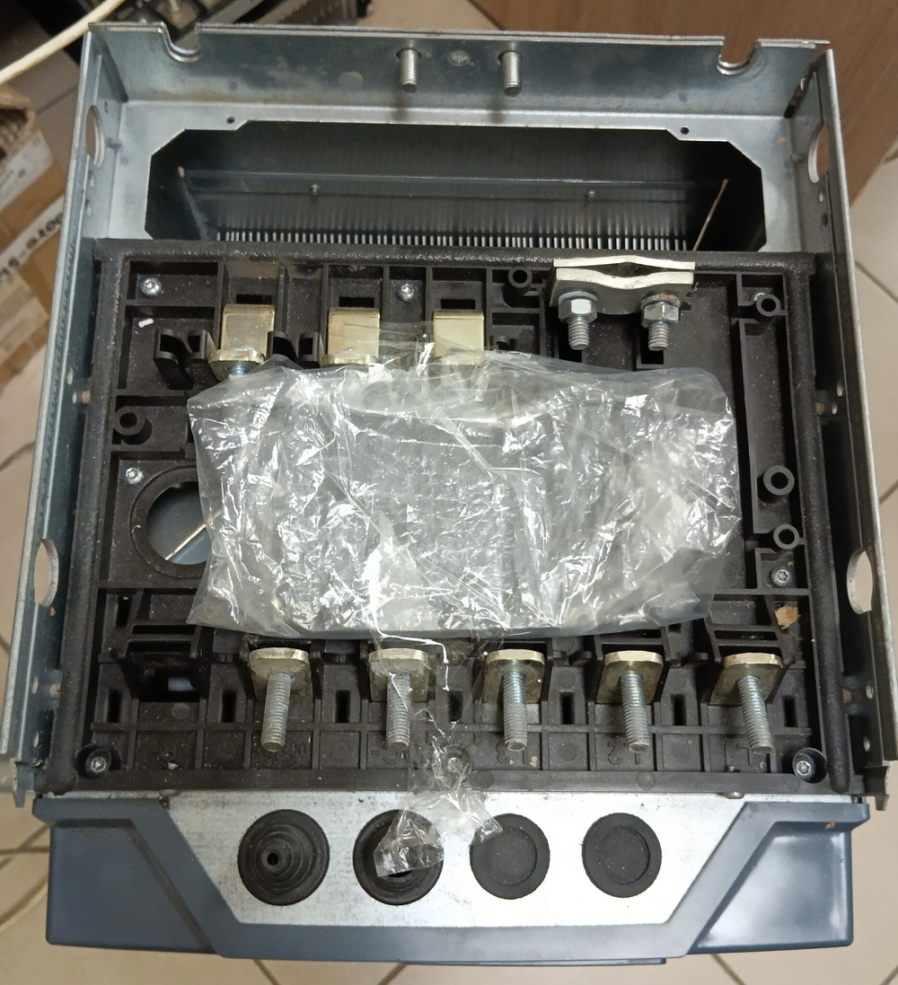 Vacon VACON0100-3L-0140-5-FLOW+FL04+DPAP+DLRU б/у