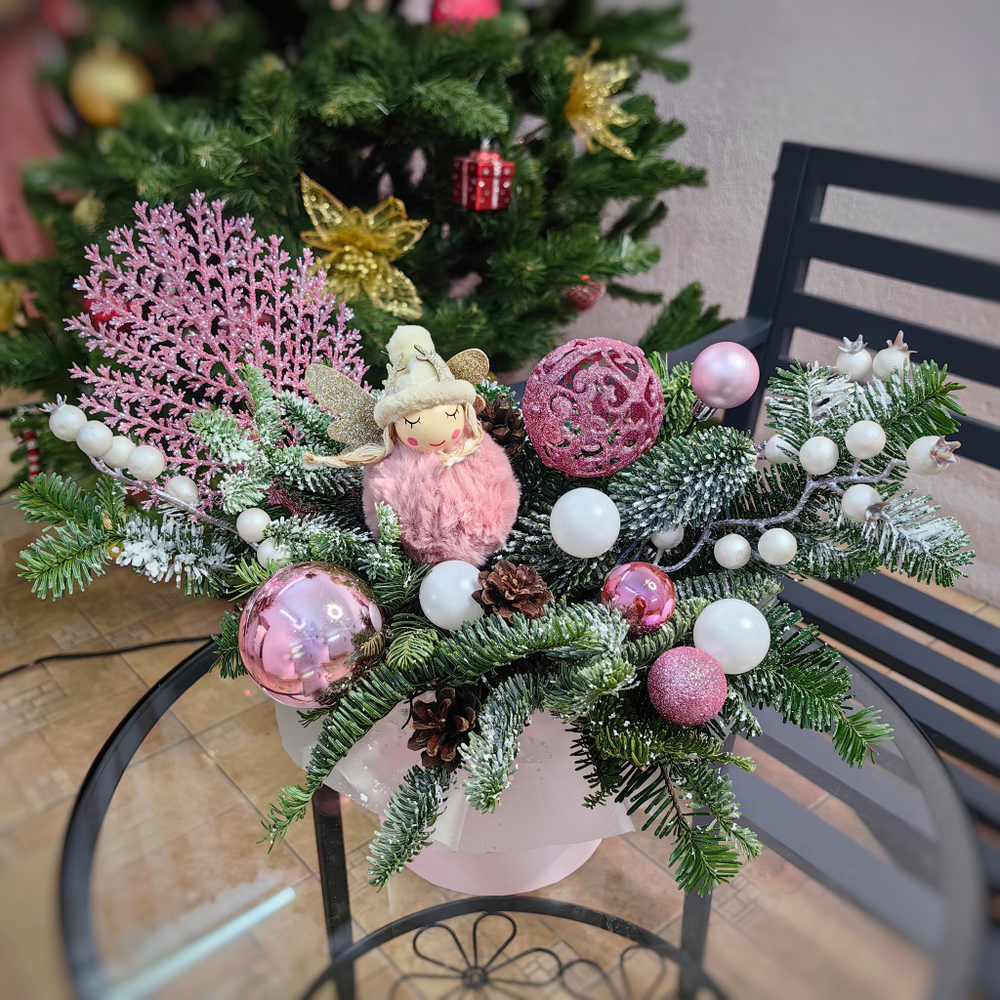 Новогодняя композиция в шляпной коробке